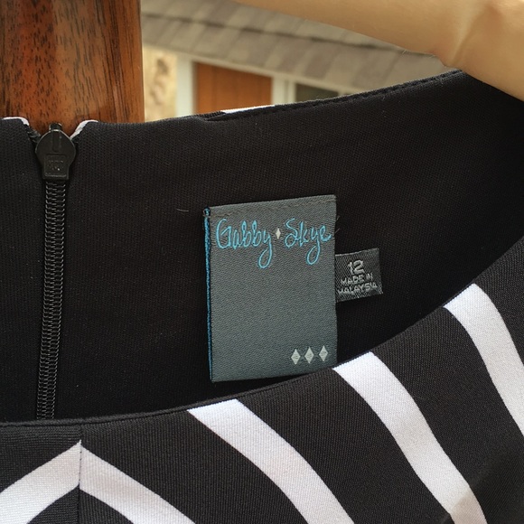 Gabby Skye Dress - Picture 2 of 4